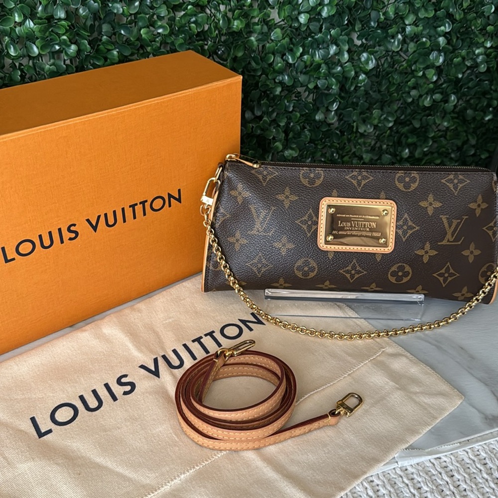 Louis Vuitton Sophie Brown Monogram Clutch / Pochette / Crossbody Bag Authentic